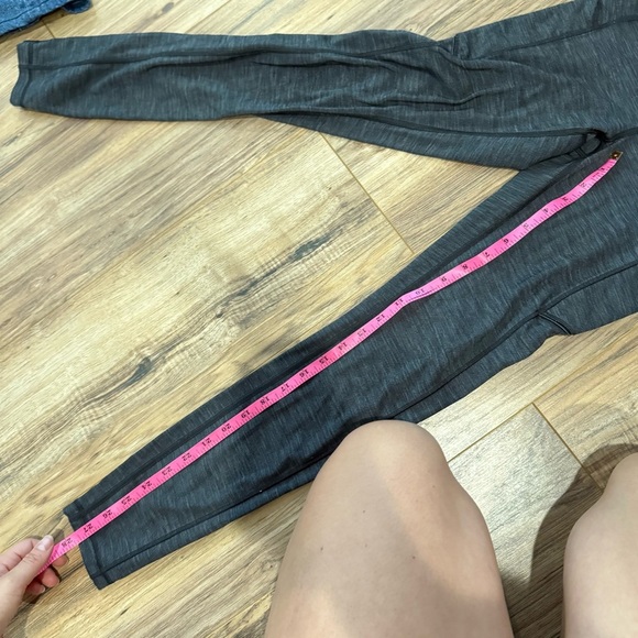 Lululemon Speed Up Tight *Full-On Luxtreme Brushed 28"
Heathered Deep Coal - Picture 5 of 6